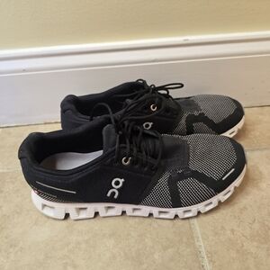 Swiss Engineering On Cloud 5 Sneaker Black  Womens Shoes US Size 10